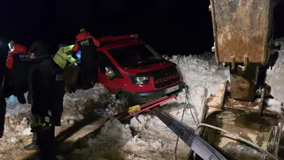Rize'de kurtarma operasyonu: Çığ nedeniyle 15 kişi mahsur kaldı