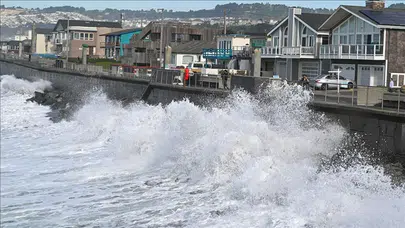 ABD'de korkutan deprem: Tsunami alarmı verildi!