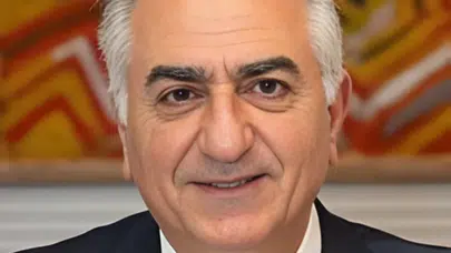 Sürgündeki Rıza Pehlevi’den İran’daki protestoculara 'Sokakları terk etmeyin' çağrısı