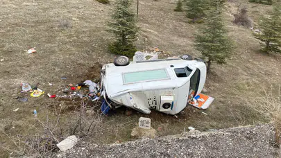 Isparta'da kamyonet şarampole yuvarlandı: 3 kişi yaralandı