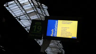 Fransa'da Goretti Fırtınası: 380 bin hane elektriksiz kaldı!