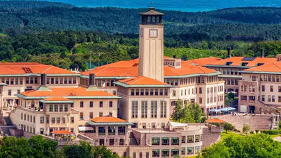 Koç Üniversitesi Türkiye'nin zirvesinde: 1'inci sıraya yükseldi