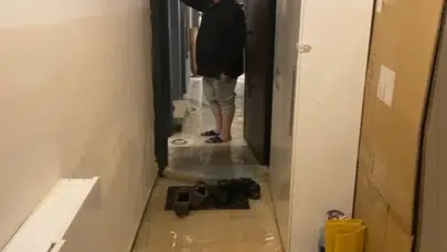 İstanbul'da sağanak yağış çilesi: Ev ve iş yerlerini su bastı