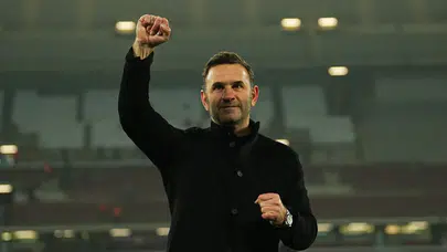 Okan Buruk'tan Süper Lig'de tarihi rekor: 50 dış saha galibiyetine en hızlı ulaşan teknik direktör oldu