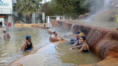 Pamukkale’de yarıyıl tatili öncesi termal tesislerde yoğunlukla başladı