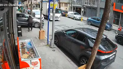 Şişli'de otomobil kuaför dükkanına girdi