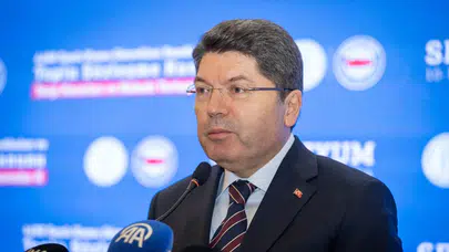 Bakan Tunç, Memur-Sen'in toplu sözleşme sempozyumunda konuştu