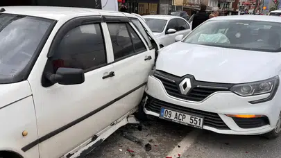 Muğla Yatağan’da trafik kazası: 3 araç birbirine girdi