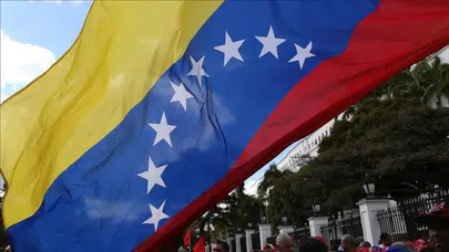 ABD saldırıları sonrası Venezuela'da halk marketlere akın etti