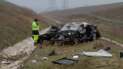Çanakkale'de cenazeye giden otomobil şarampole devrildi : 5 kişi yaralandı