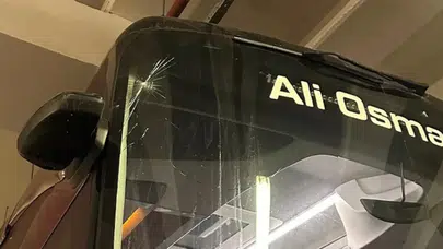 Trabzonspor'un takım otobüsüne taşlı saldırı