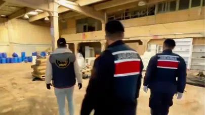İzmir'de rekor operasyon: 1,6 ton uyuşturucu hammadde ele geçirildi!