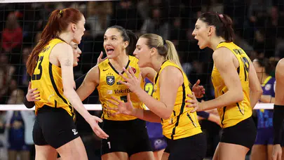 İtalya'da VakıfBank fırtınası: Scandicci'yi devirip liderliğe oturdular!