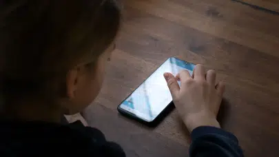 Hükümetten yapay zeka için yeni adım: 15 yaş altına kullanım sınırı geliyor