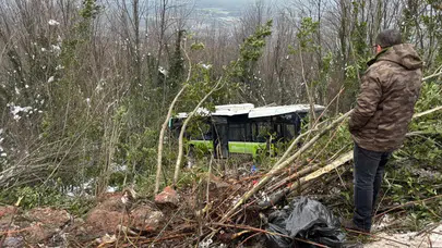 Kocaeli'de belediye otobüsü devrildi: Çok sayıda yaralı!