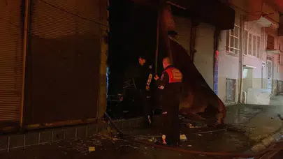 Aydın'da depoda yangın: 2 kişi dumandan etkilendi