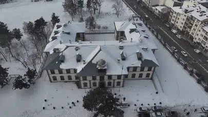 Erzurum Kongre Binası ziyarete kapatıldı: Taşıyıcı sistem ağır hasarlı!