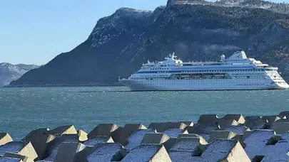 Amasra'da fırtına engeli: Kruvaziyer limana yanaşamadı