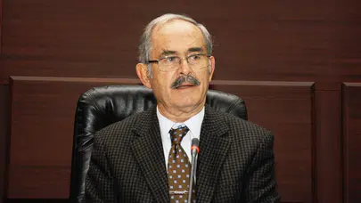 Yılmaz Büyükerşen hakkında 7 yıla kadar hapis ve siyasi yasak talebi