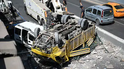 Balıkesir'de kamyonet devrildi: 2 kişi hayatını kaybetti, 1 kişi yaralandı