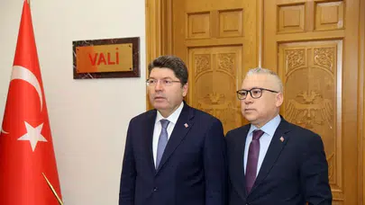 Adalet Bakanı Tunç, Sivas'ta ziyaretlerde bulundu