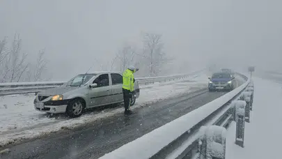 Zonguldak - Ereğli yolunda kar ulaşımı olumsuz etkiledi!