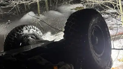 İnegöl'de kar yağışı nedeniyle cip uçurumdan yuvarlandı: 5 kişi yaralandı