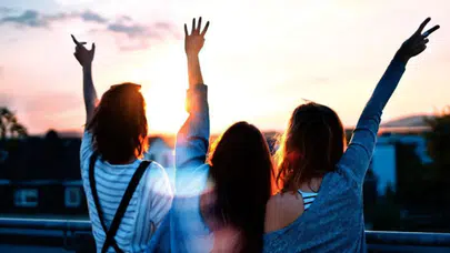 Uzmanlar açıkladı: Arkadaşlarınızın asla yapmayacağı 8 davranış