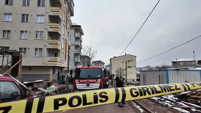 Sultanbeyli'de 5 katlı binada yangın paniği: 12 kişi mahsur kaldı!