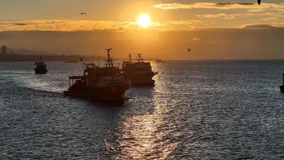 İstanbul'da fırtına dindi, tekneler Boğaz'a açıldı!