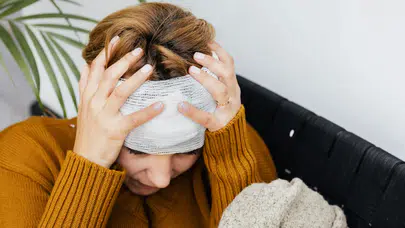 Migren neden olur, ne tetikler? Migren ile baş ağrısı aynı şey mİ?