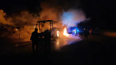 Adana'da yolcu otobüsü alev aldı: İçerisinde 39 yolcu vardı!