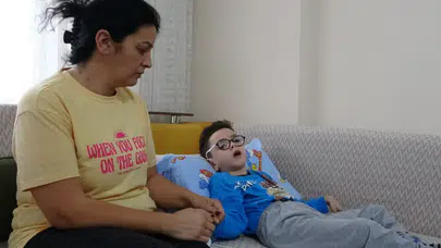 Grip belirtileriyle başladı, kabusa döndü! Boca virüsü 7 yaşındaki Kaan’ı yatağa mahkum etti