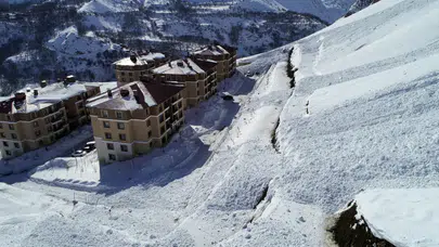 Van'da aynı bölgeye 2 adet çığ düştü!
