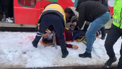 Gaziantep'te yolun karşısına geçen adama tramvay çarptı