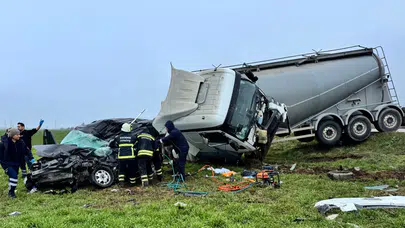 Edirne'de tırın biçip hurdaya çevirdiği otomobilin sürücüsü öldü