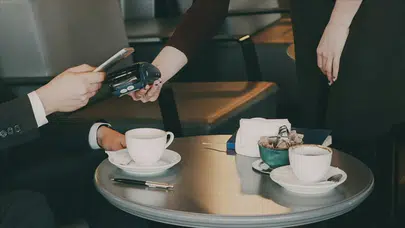 Restoranlarda servis ve masa ücreti alınmayacak