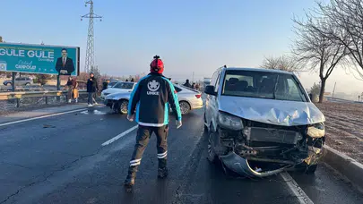 Şanlıurfa’da işçi servisi ağaca çarptı, 7 yaralı!