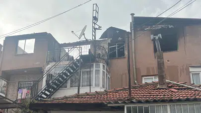 İzmir'de 3 katlı binada yangın çıktı!