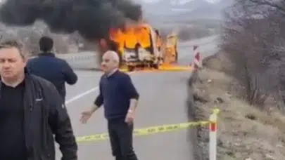 Konya'da yolcu minibüsü alev topuna döndü!