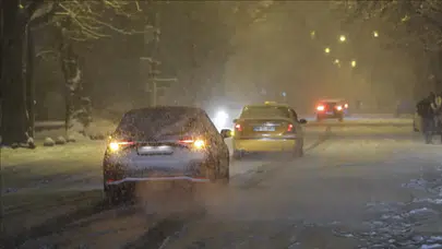 Ankara'da yollar kayganlaştı, kazalar peş peşe geldi!
