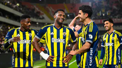 Fenerbahçe, Samsunspor'u 2-0 yenerek Süper Kupa'da finale yükseldi