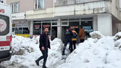 Bitlis'te üzerine kar kütlesi düşen kadın yaralandı