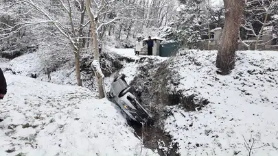 Beykoz'da yoğun kar yağışı kazaya neden oldu: Otomobil dereye uçtu, 3 kişi yaralandı