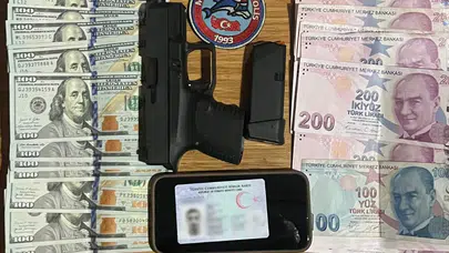 Beyoğlu’nda film gibi kovalamaca: 26 yıl cezası bulunan firari yakalandı!