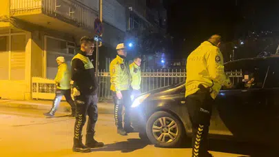 Bursa'da alkollü sürücüden polise ilginç direnç: Eşim gelmeden araçtan inmem!