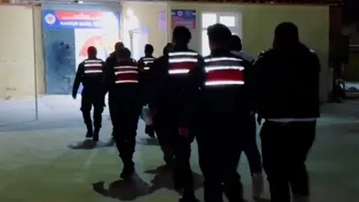 Çanakkale’de kaçakçılara geçit yok: 4 organizatör ve 25 kaçak göçmen yakalandı