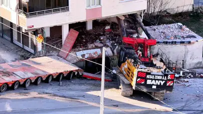 Başakşehir'de vinç koptu: 2 araca ve binaya çarptı!