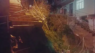 Sarıyer'de yağış nedeniyle merdivenler çöktü