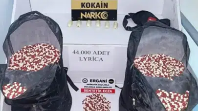 Diyarbakır’da narkotik operasyonu : 33 kişi tutuklandı, kilolarca uyuşturucu ele geçirildi